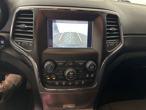 Used 2020 Jeep Grand Cherokee Laredo image 22