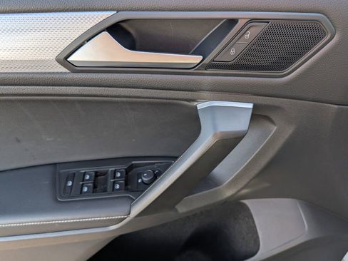 Used 2024 Volkswagen Tiguan S image 20