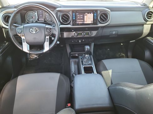 Used 2019 Toyota Tacoma SR5 RWD image 19