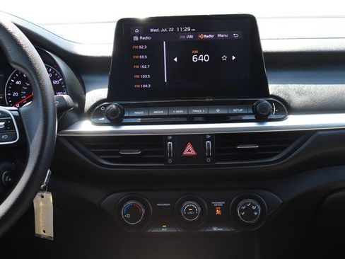 Used 2024 Kia Forte LXS w/ LXS Technology Package FWD image 15