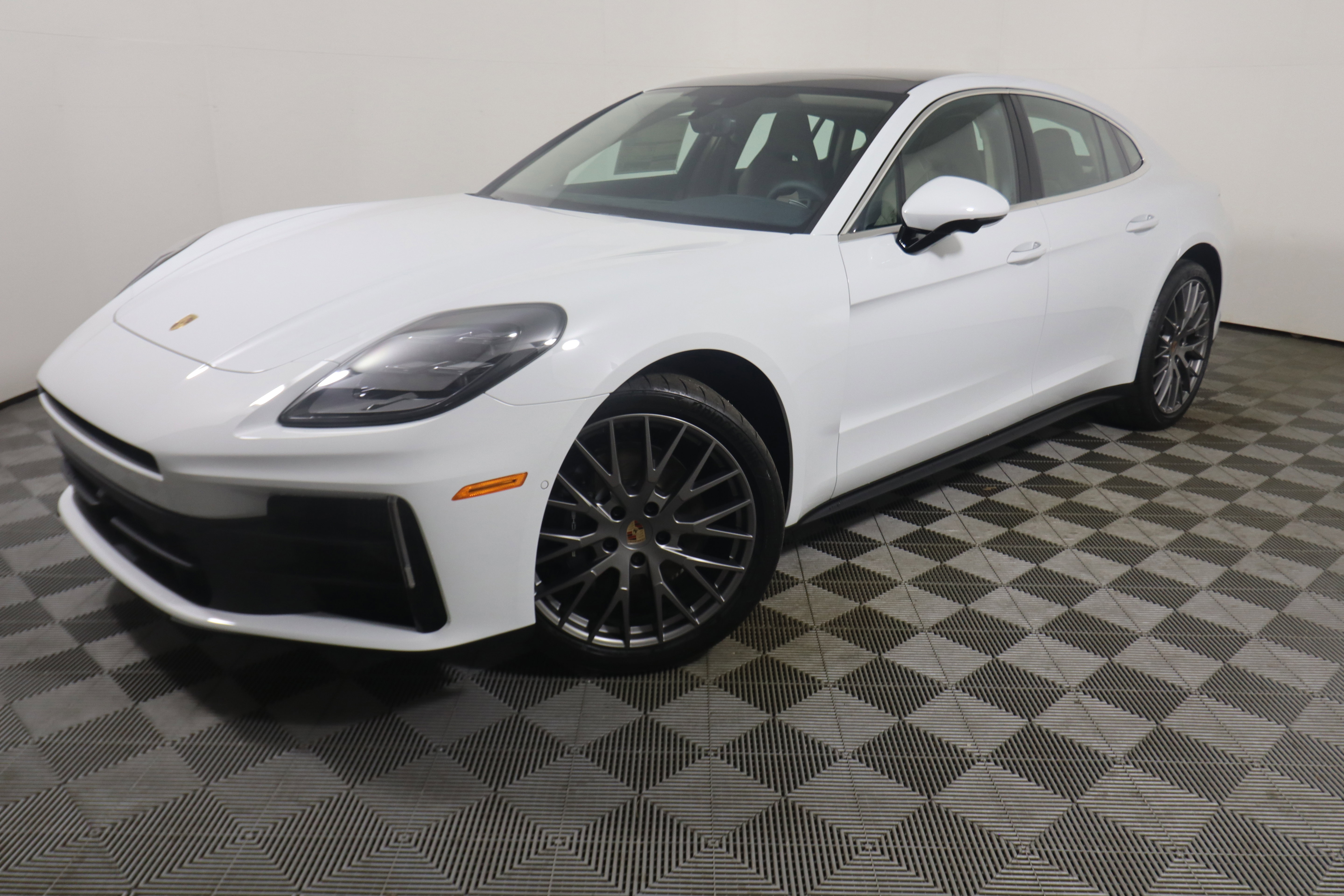 New 2026 Porsche Panamera 4 AWD/4WD image 1
