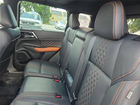 Used 2023 Mitsubishi Outlander SEL FWD image 14
