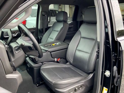 Used 2025 GMC Sierra 1500 SLT image 7