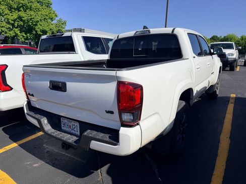 Used 2023 Toyota Tacoma SR5 w/ Technology Package AWD/4WD image 7