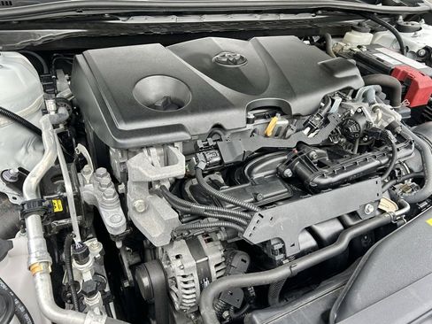Certified 2021 Toyota Camry LE image 24