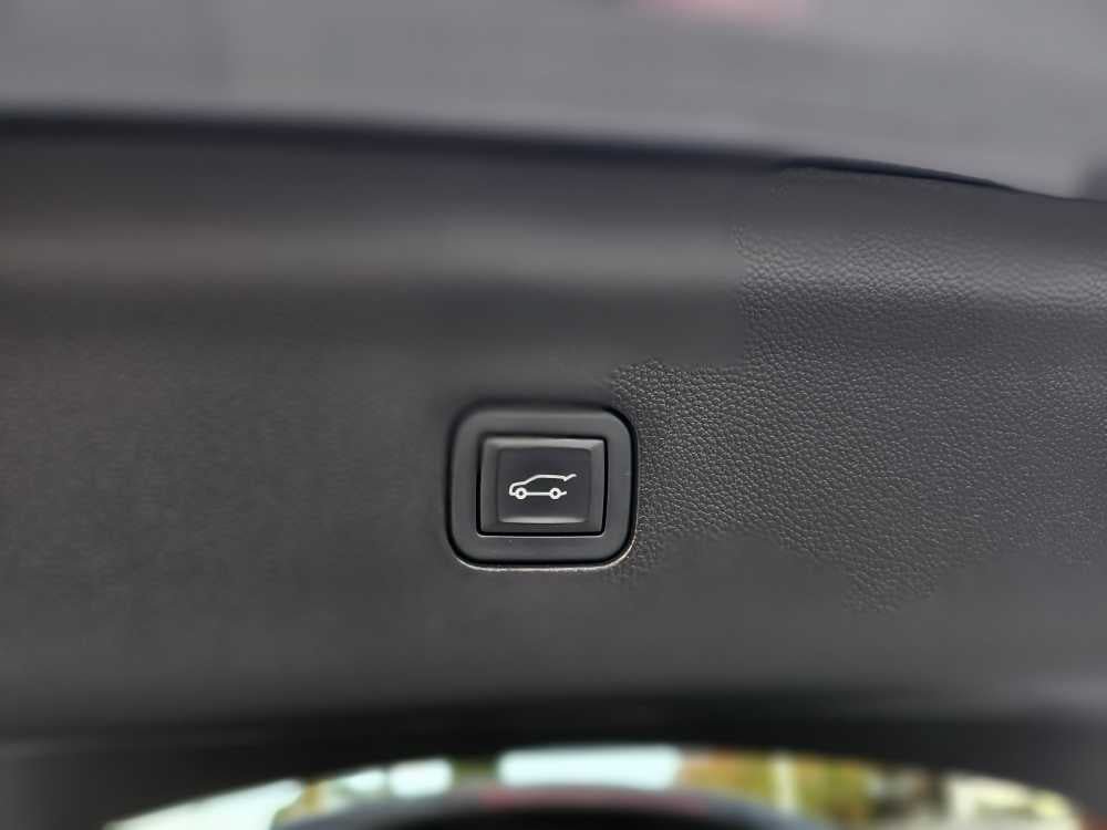 Used 2020 Buick Enclave Essence AWD/4WD image 9