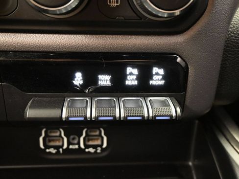 Used 2020 RAM 1500 Sport w/ Level 2 Equipment Goup w/2_L AWD/4WD image 9