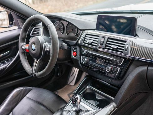 Used 2018 BMW M3 image 32