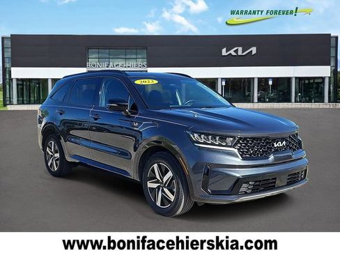 Certified 2023 Kia Sorento EX image 1