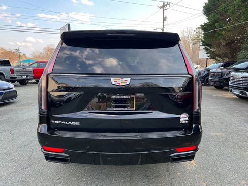 Used 2023 Cadillac Escalade Sport image 5