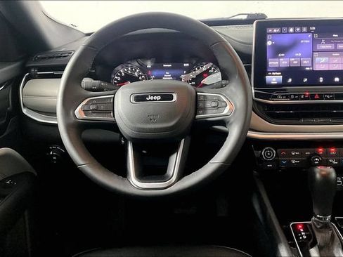 Used 2025 Jeep Compass Limited AWD/4WD image 5