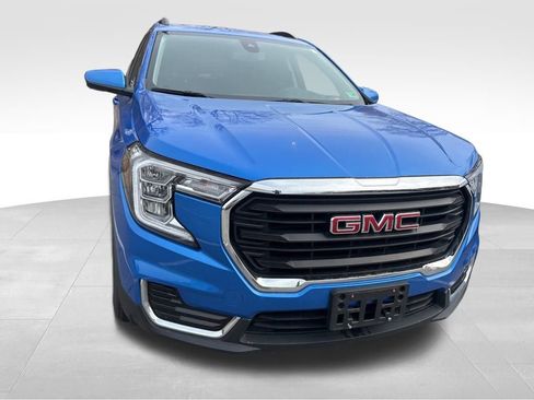Certified 2024 GMC Terrain SLE w/ Driver Convenience Package image 9