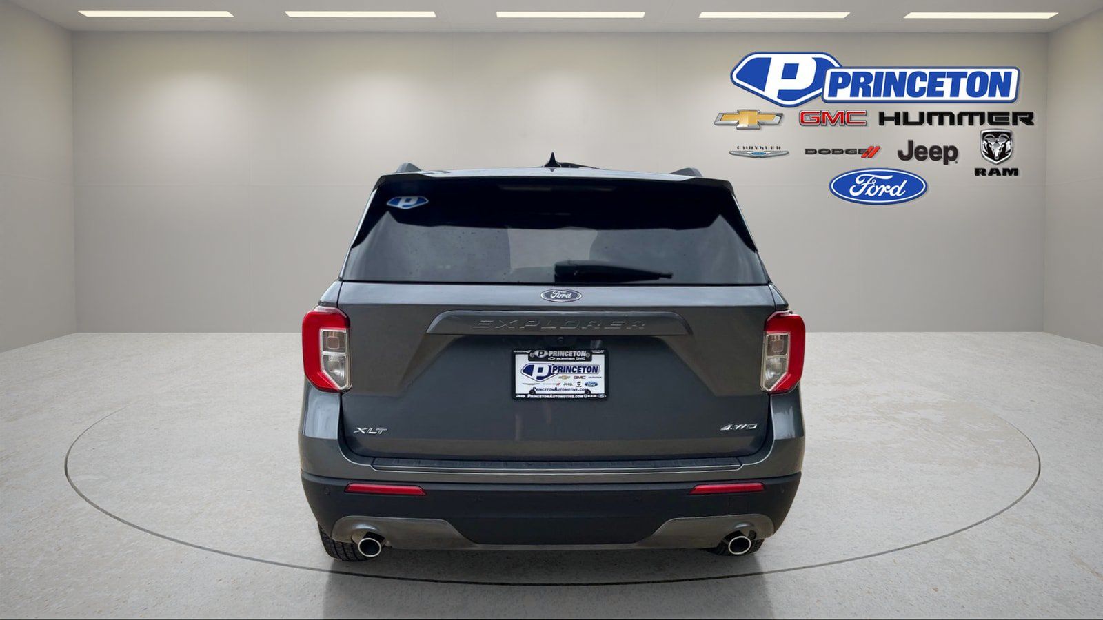 Used 2024 Ford Explorer XLT w/ Equipment Group 202A AWD/4WD image 6