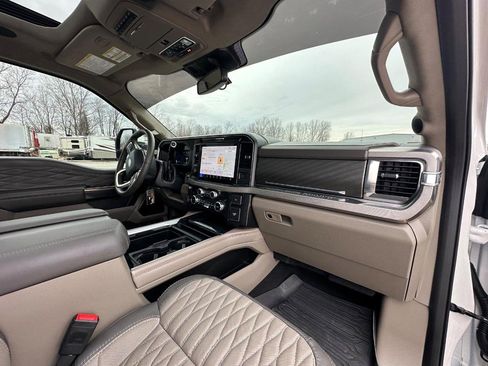 Used 2026 Ford F450 Platinum w/ Platinum Plus Package image 24