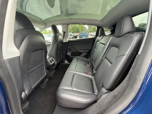 Used 2023 Tesla Model Y Long Range AWD/4WD image 22