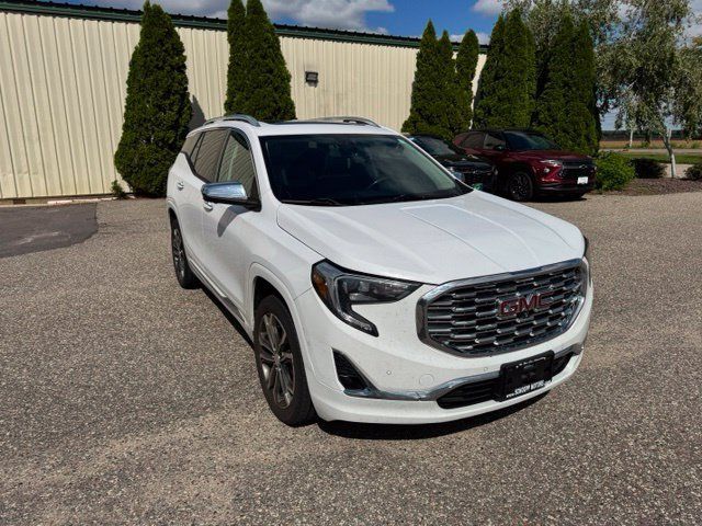 Used 2019 GMC Terrain Denali w/ GMC Pro Grade Package AWD/4WD image 10