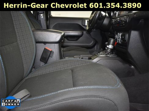 Used 2021 Jeep Wrangler Unlimited Islander image 26