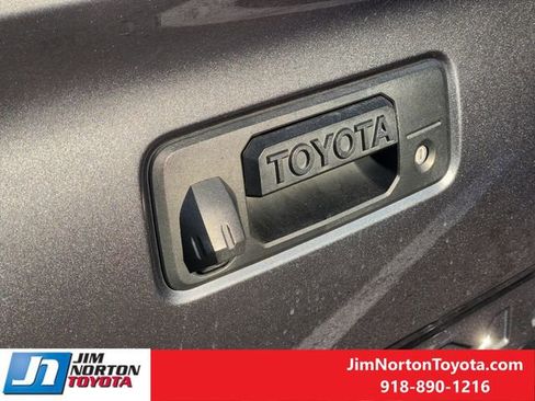 Used 2020 Toyota Tacoma TRD Off-Road image 13