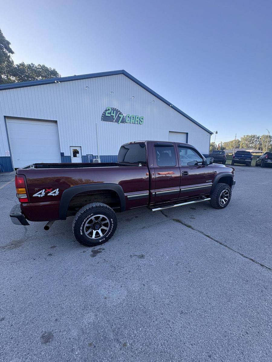 Used 2001 Chevrolet Silverado 2500 LT w/ Off-Road Skid Plate Pkg AWD/4WD image 13