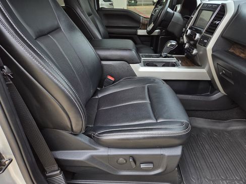 Used 2019 Ford F150 Lariat w/ Equipment Group 502A Luxury AWD/4WD image 34