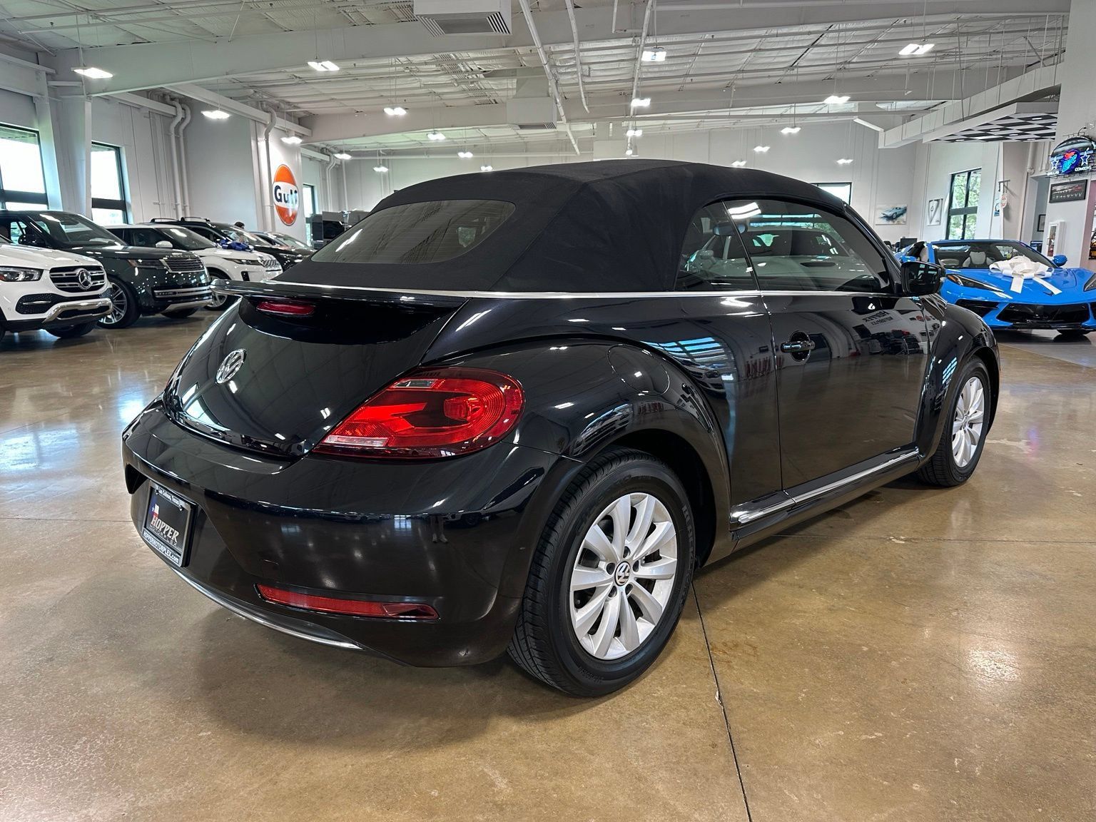 Used 2018 Volkswagen Beetle 2.0T SE FWD image 8