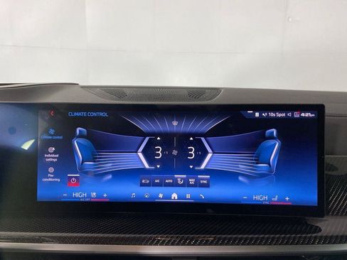 Used 2025 BMW X7 M60i w/ Climate Comfort Package AWD/4WD image 16