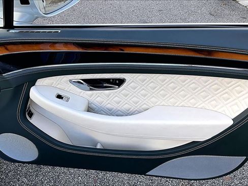 Used 2023 Bentley Continental GT Azure image 19