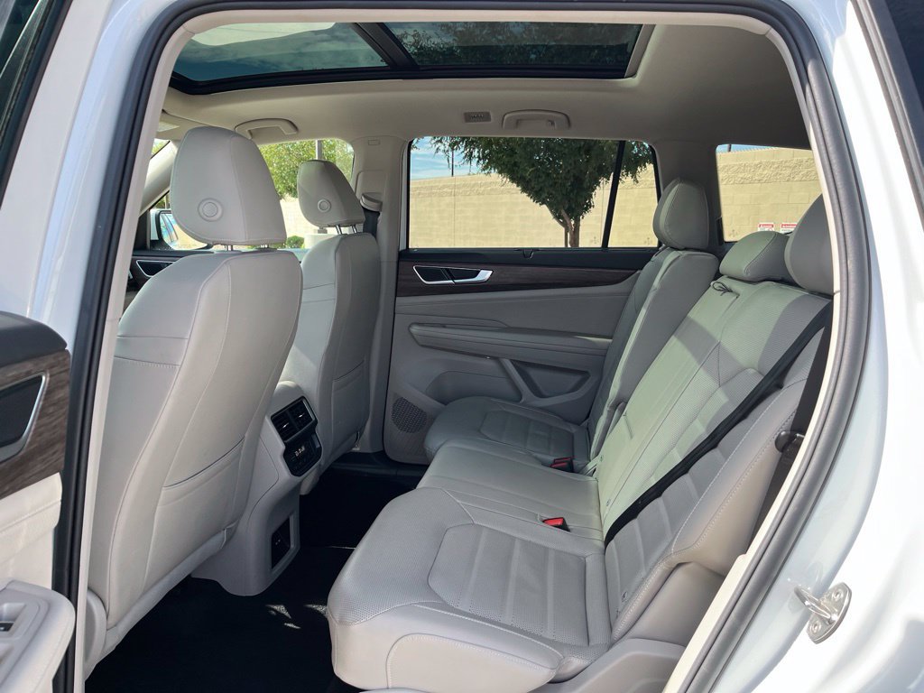 Used 2025 Volkswagen Atlas SEL AWD/4WD image 15