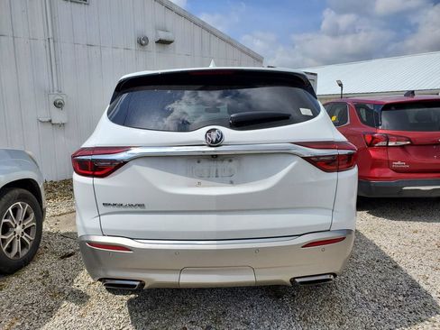 Used 2020 Buick Enclave Essence w/ Sound and Sites Package FWD image 3