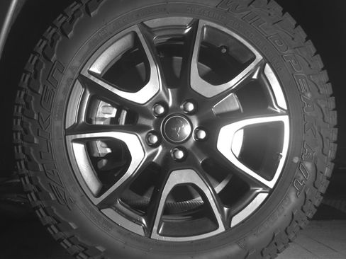 Used 2025 Jeep Compass Trailhawk AWD/4WD image 12