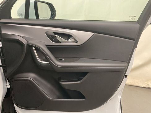Used 2025 Chevrolet Blazer LT image 11