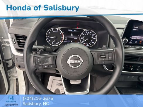 Used 2024 Nissan Rogue S image 22