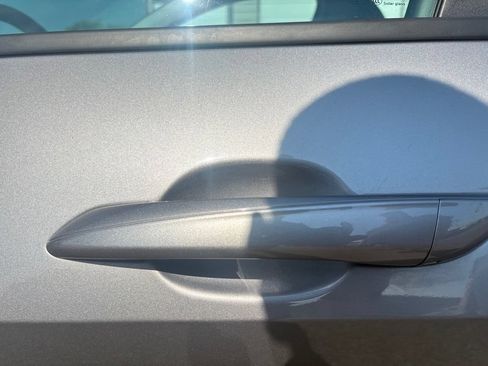 Used 2023 Hyundai Elantra SE FWD image 11