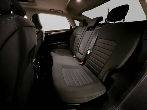 Used 2019 Ford Fusion SE AWD/4WD image 25