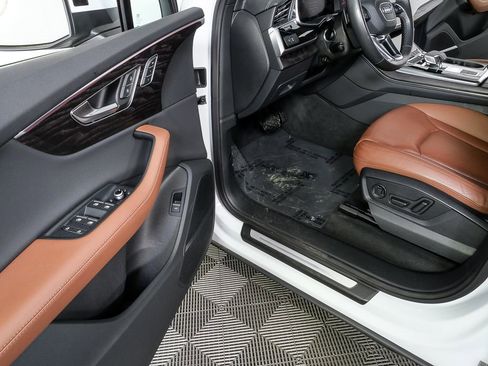 Used 2024 Audi Q7 2.0T Premium Plus w/ Premium Plus Package image 8