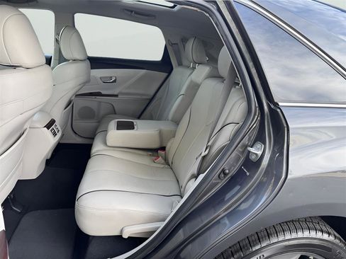 Used 2010 Toyota Venza image 17