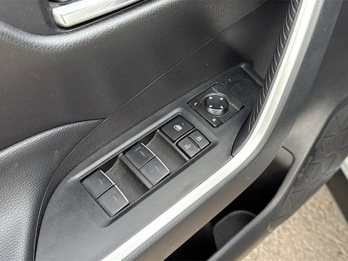 Used 2024 Toyota RAV4 XLE w/ Convenience Package image 9