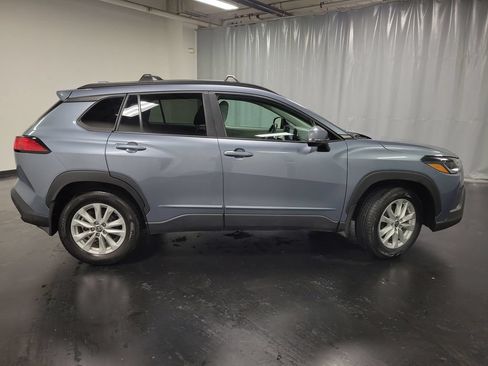Used 2023 Toyota Corolla Cross LE AWD/4WD image 9