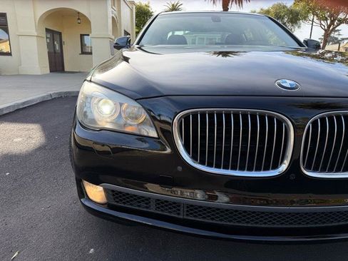 Used 2009 BMW 750i RWD image 20
