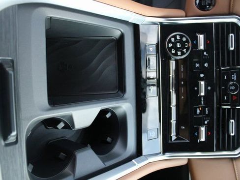 New 2026 Nissan Armada SL w/ Captain's Chari Seat Package image 15