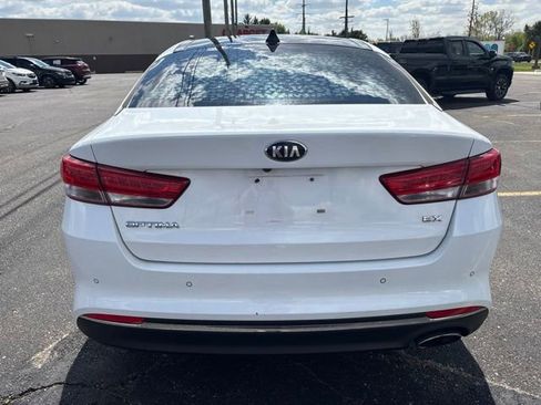 Used 2018 Kia Optima EX w/ Premium Package FWD image 4