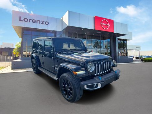 Used 2022 Jeep Wrangler Unlimited Sahara w/ Safety Group AWD/4WD image 3