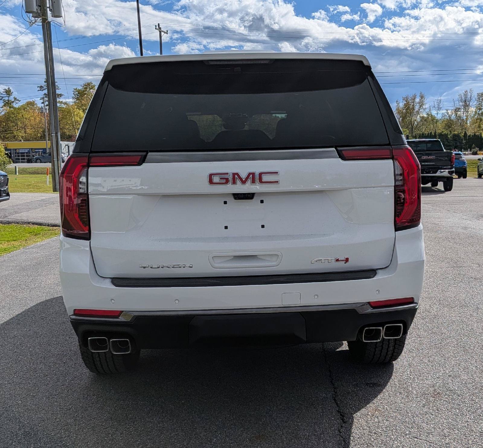 New 2027 GMC Yukon AT4 w/ AT4 Premium Package AWD/4WD image 9