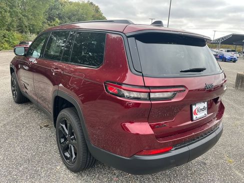New 2025 Jeep Grand Cherokee L Altitude image 30