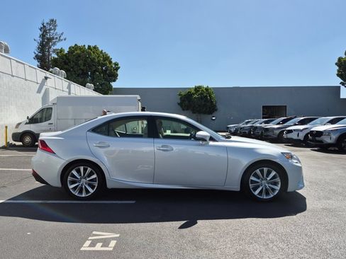 Used 2016 Lexus IS 200t RWD image 4