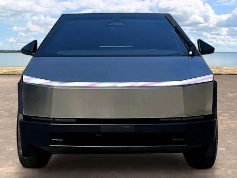 Used 2024 Tesla Cybertruck AWD Crew Cab image 2
