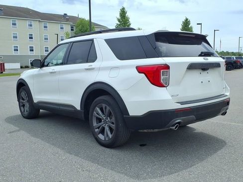 Used 2022 Ford Explorer XLT w/ Equipment Group 202A AWD/4WD image 7