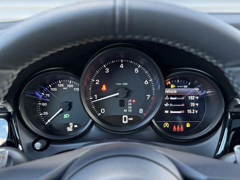 New 2026 Porsche Macan image 21