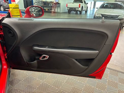 Used 2019 Dodge Challenger SXT RWD image 11