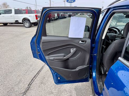 Used 2018 Ford Escape SE w/ SE Sync 3 Package image 14